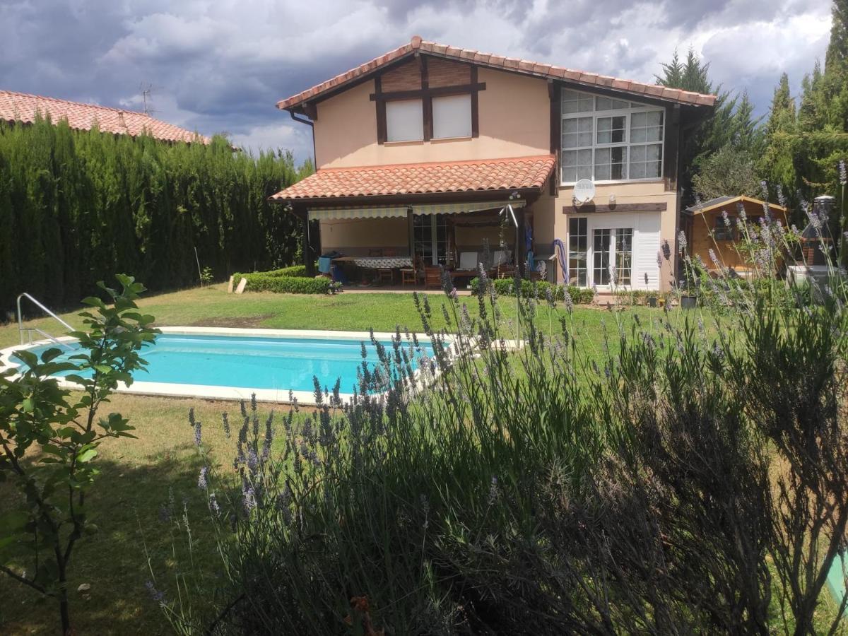 Villa Vivienda El Olivo Con Piscina Privada Y Jardin. Ayegui Exterior foto